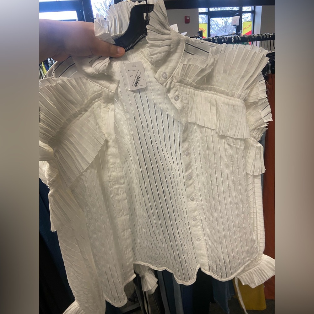 Elegant White Pleated Women's Top